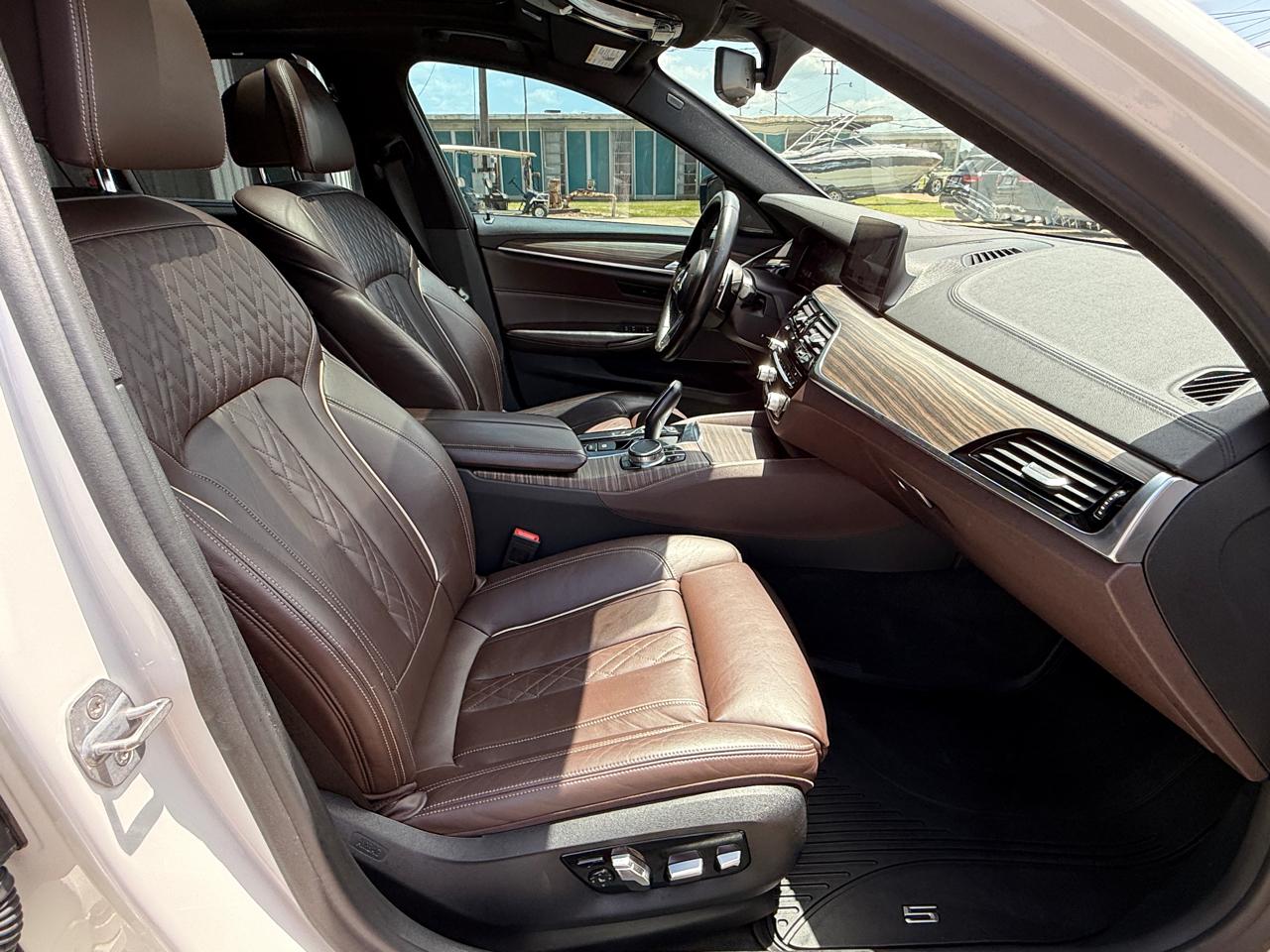 BMW 5-Series M550i xDrive 2019
