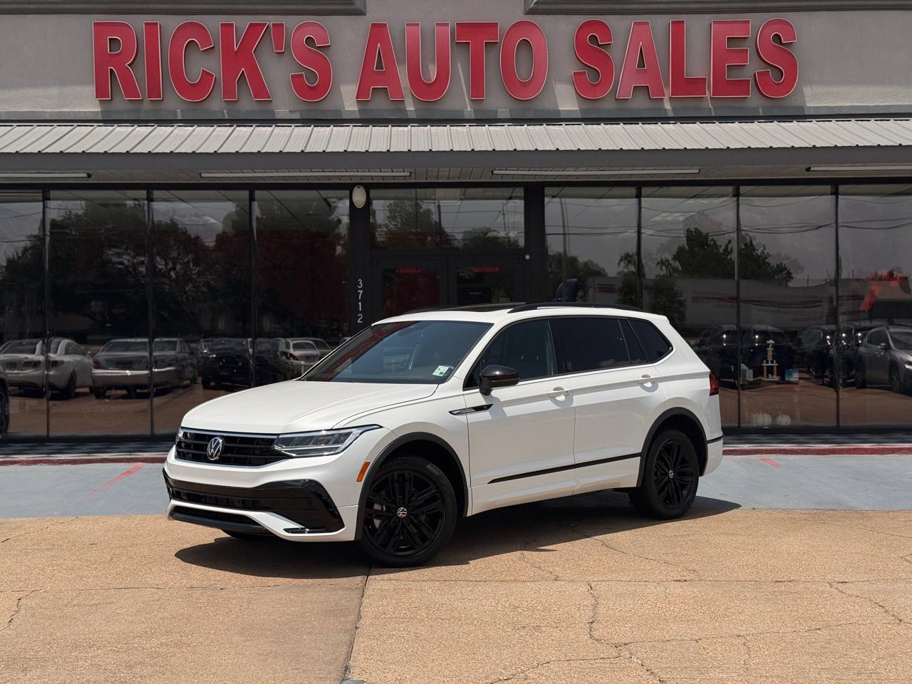 2022 Volkswagen Tiguan SE R-Line Black