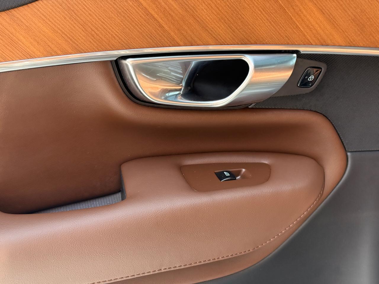 Volvo XC90 B6 Core 2023