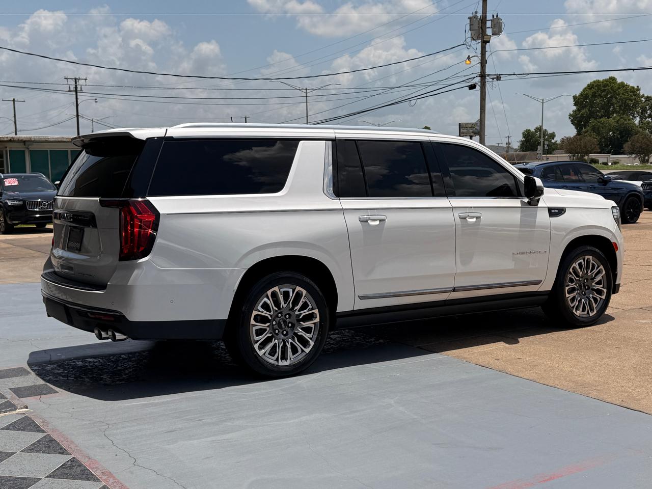 GMC Yukon XL Denali Ultimate 4WD 2024