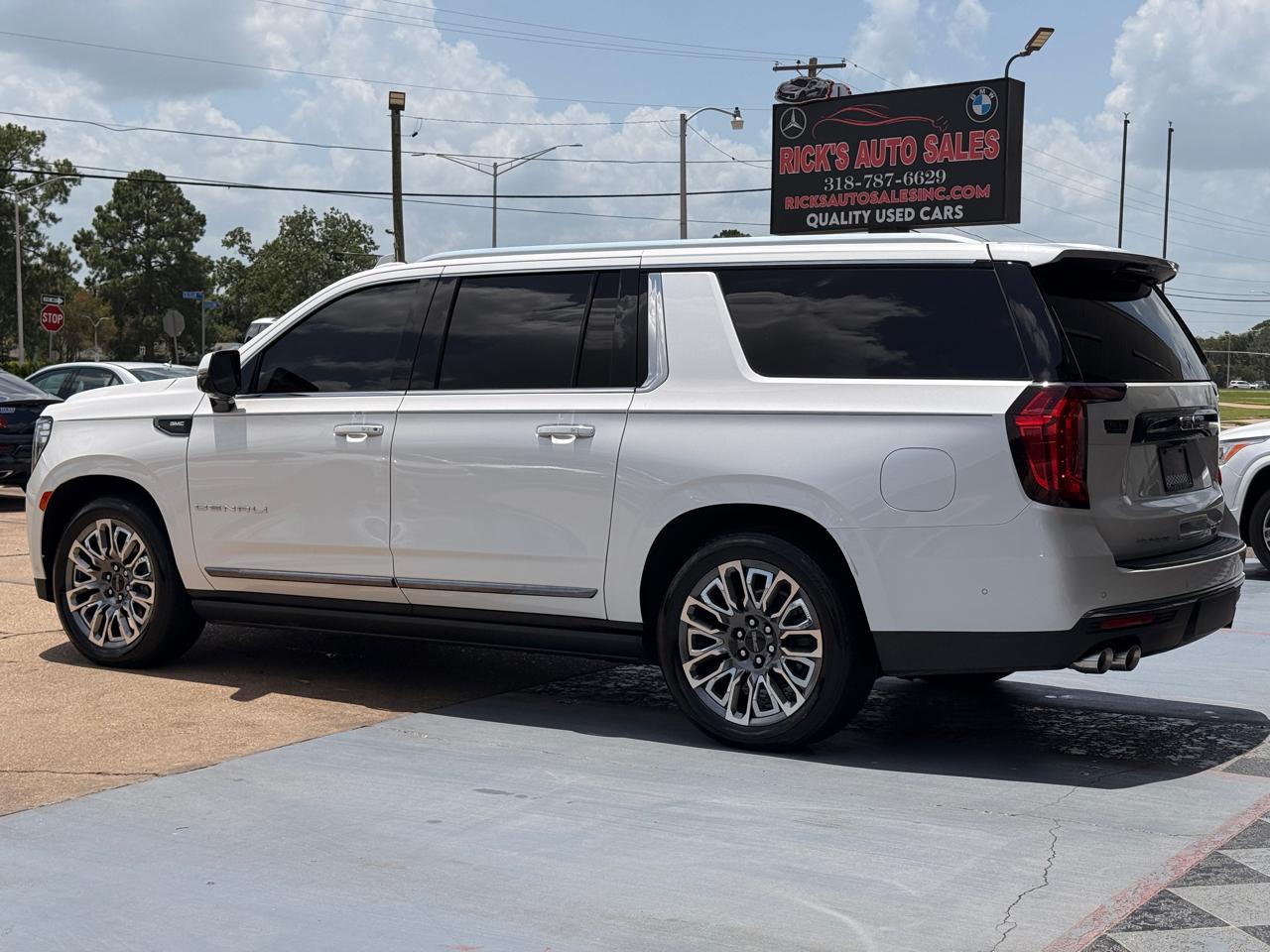 GMC Yukon XL Denali Ultimate 4WD 2024