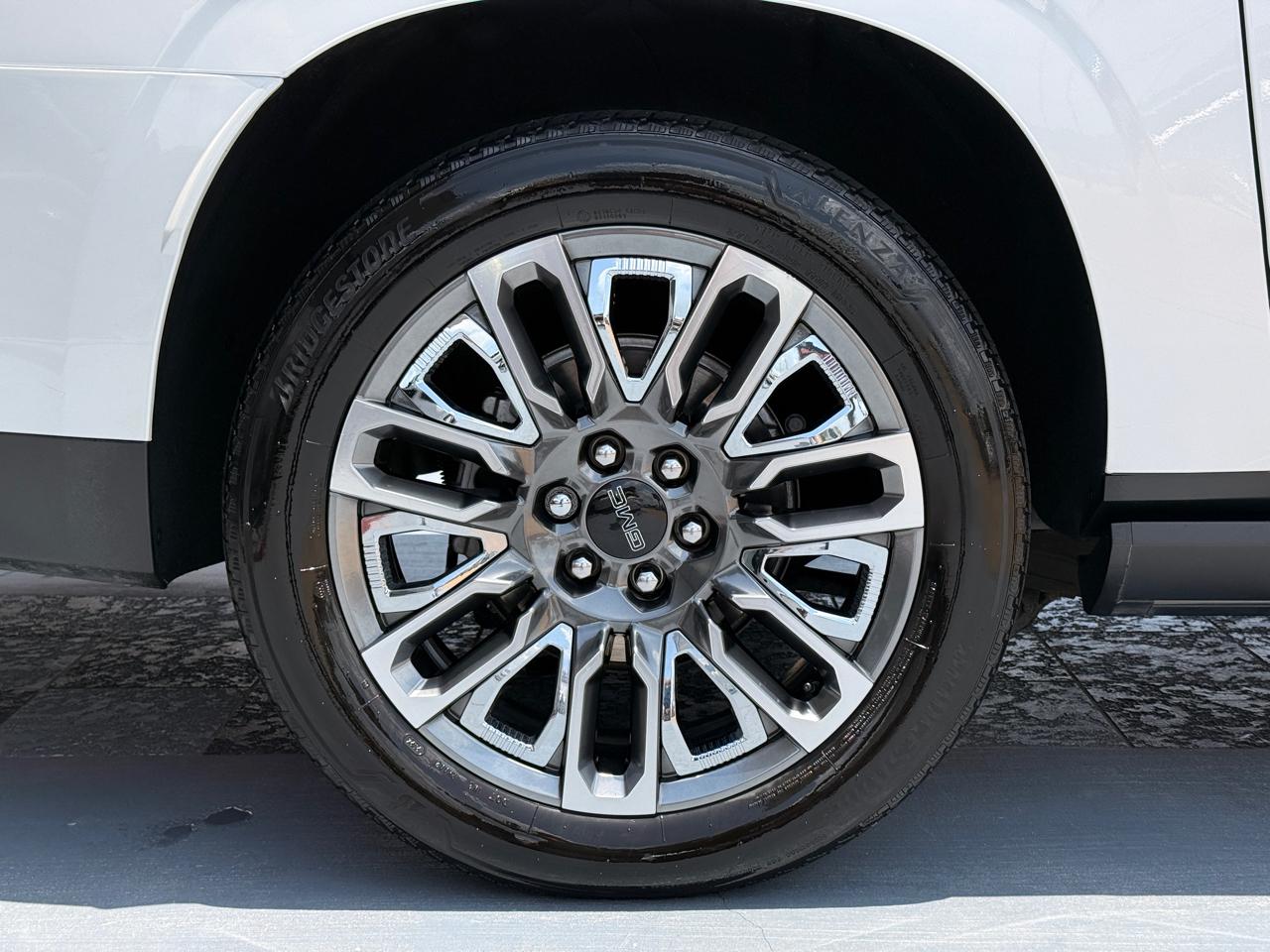 GMC Yukon XL Denali Ultimate 4WD 2024