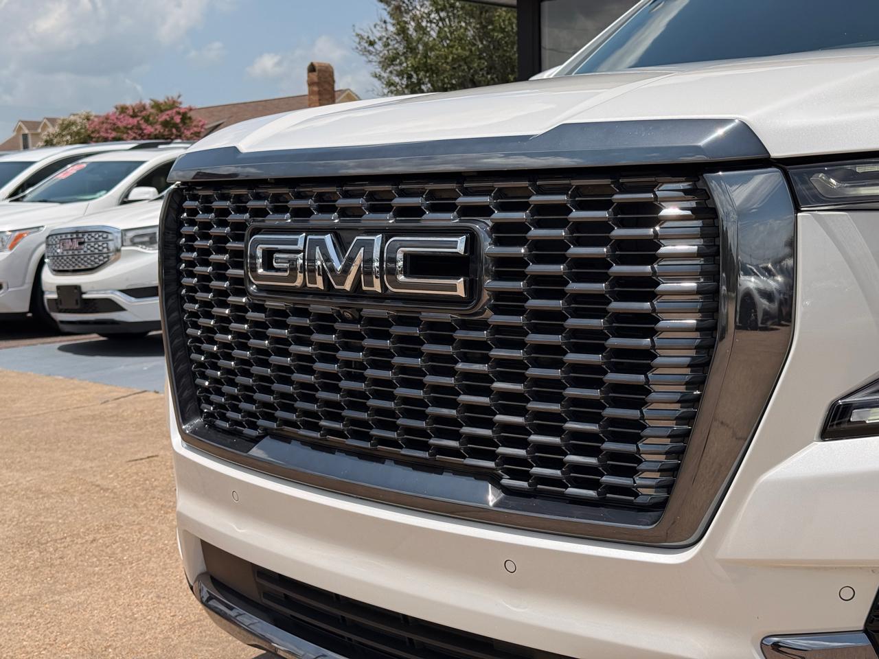 GMC Yukon XL Denali Ultimate 4WD 2024