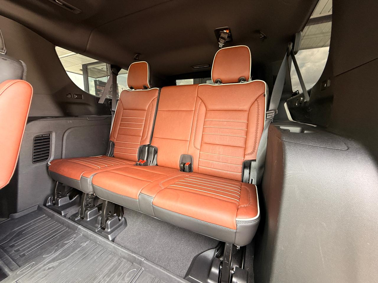 GMC Yukon XL Denali Ultimate 4WD 2024