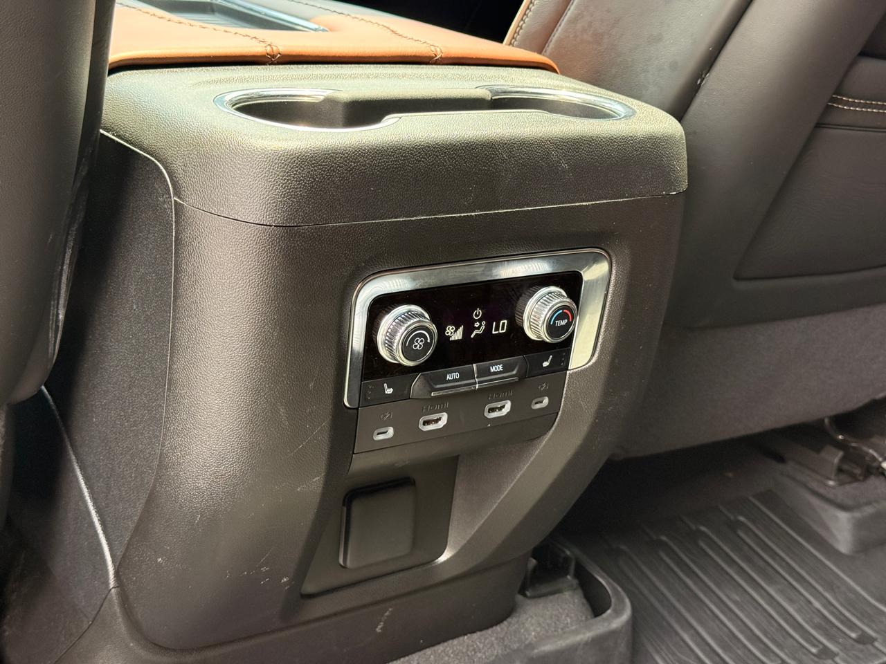 GMC Yukon XL Denali Ultimate 4WD 2024