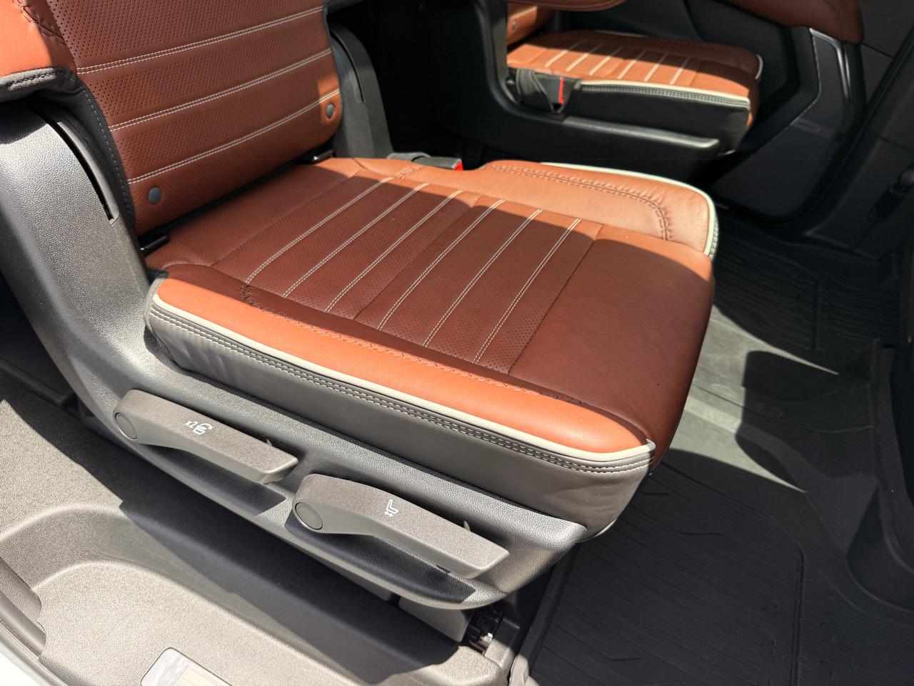GMC Yukon XL Denali Ultimate 4WD 2024