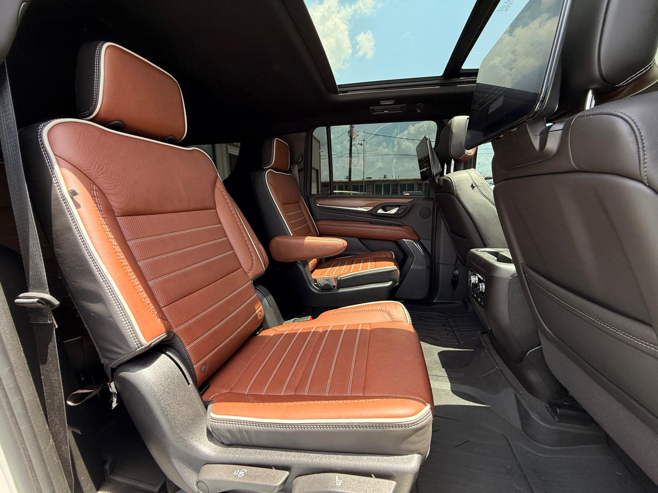 GMC Yukon XL Denali Ultimate 4WD 2024