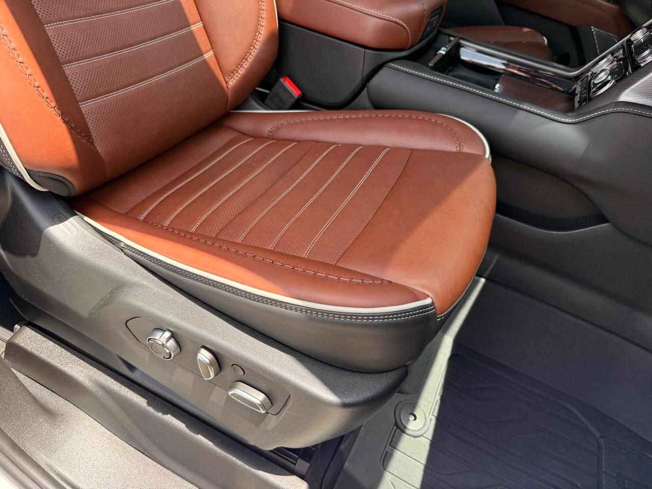GMC Yukon XL Denali Ultimate 4WD 2024