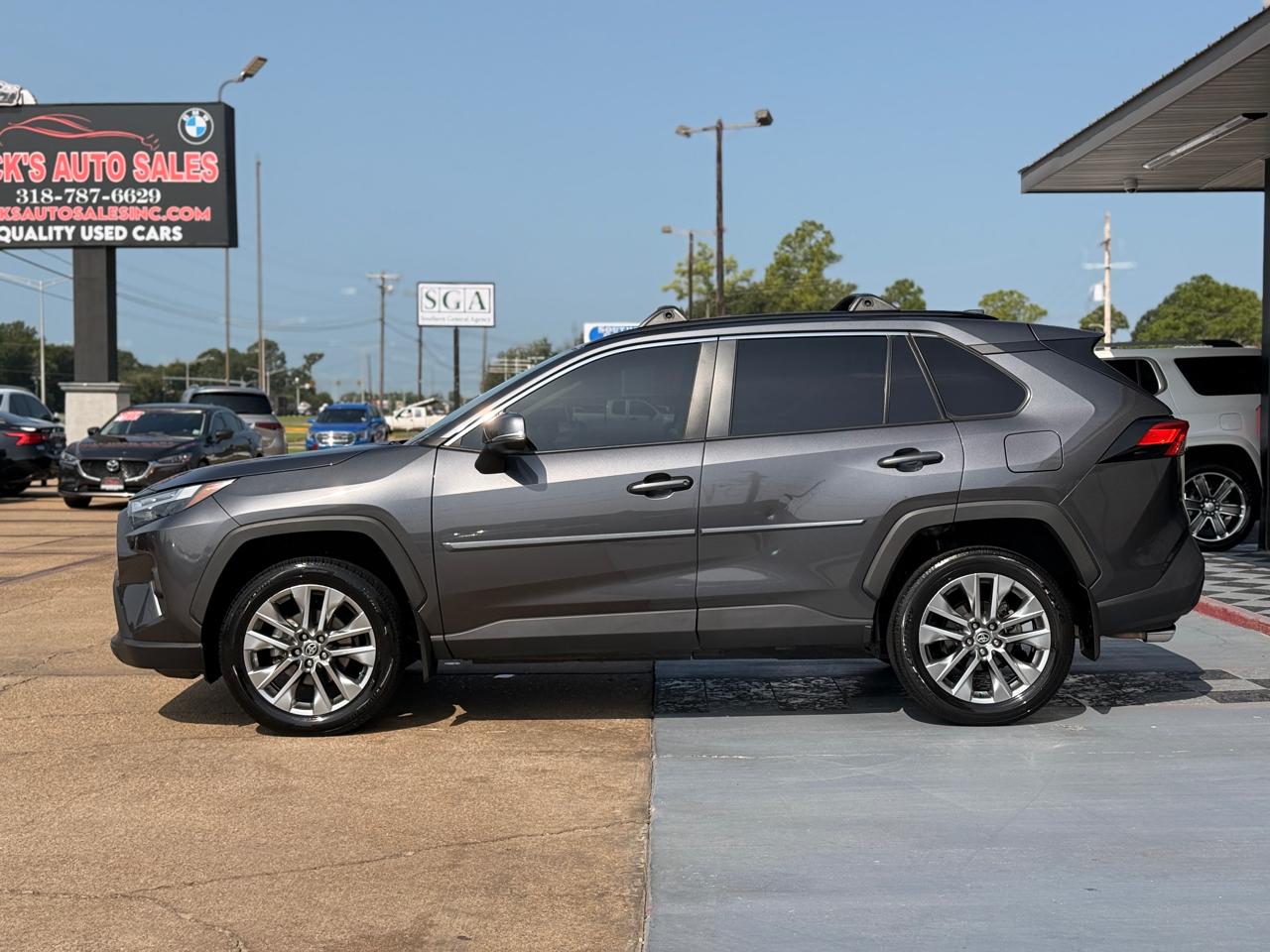Toyota RAV4 XLE Premium 2023