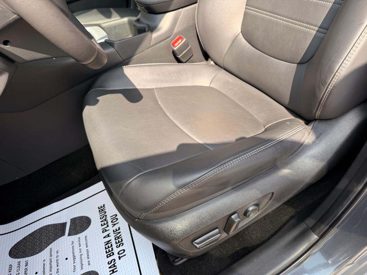 Toyota RAV4 XLE Premium 2023