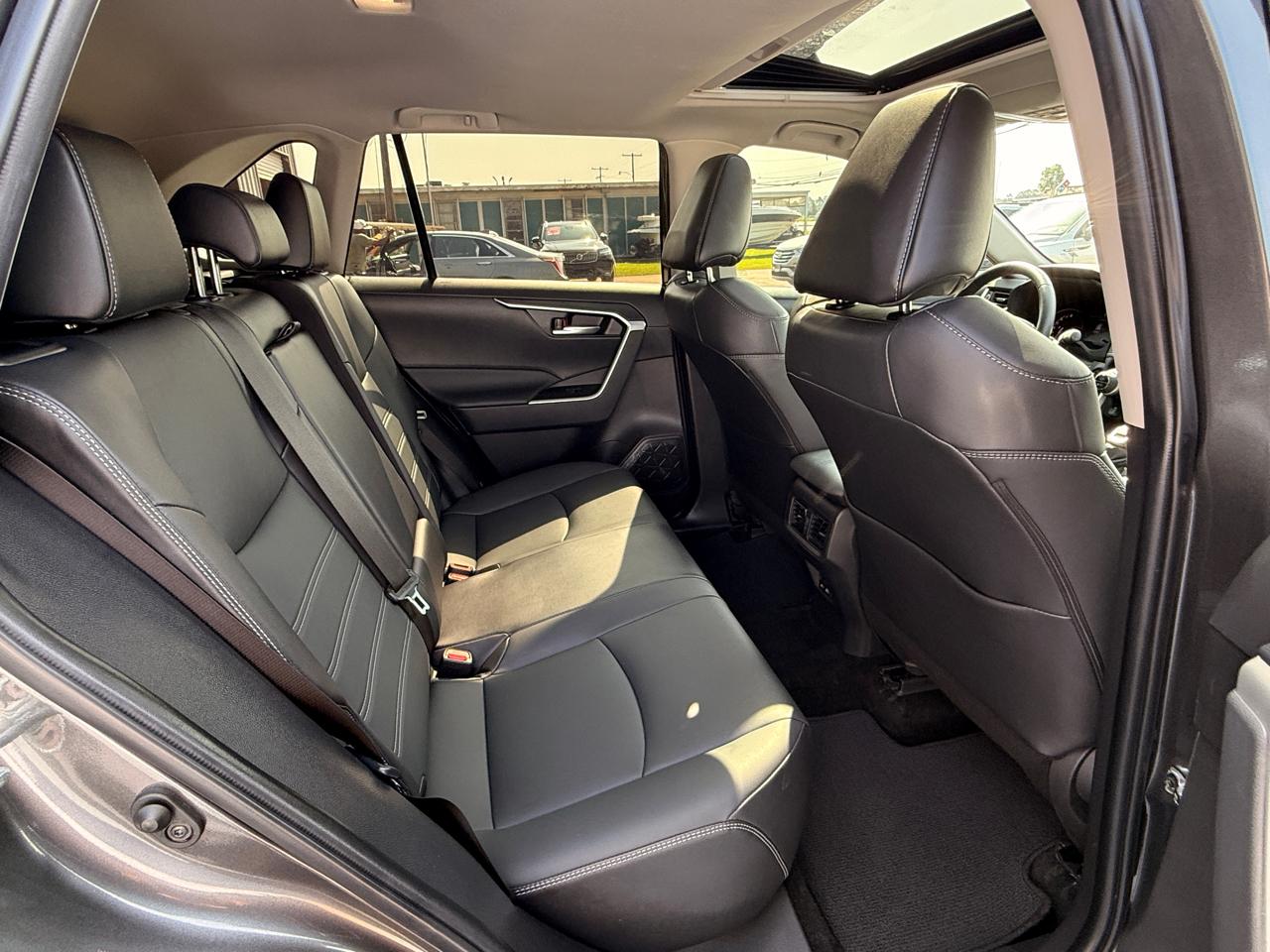 Toyota RAV4 XLE Premium 2023