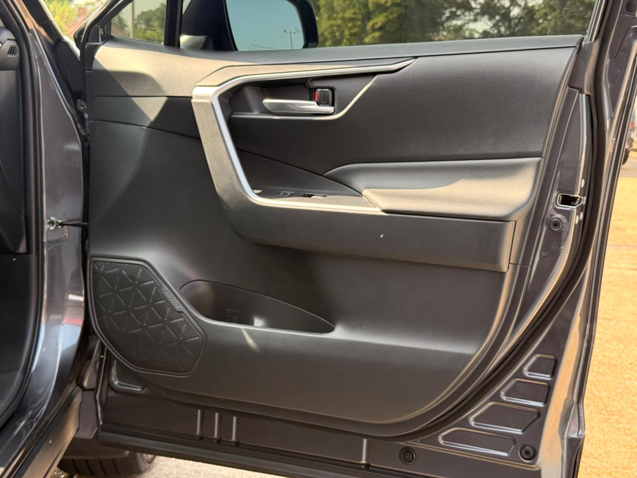 Toyota RAV4 XLE Premium 2023