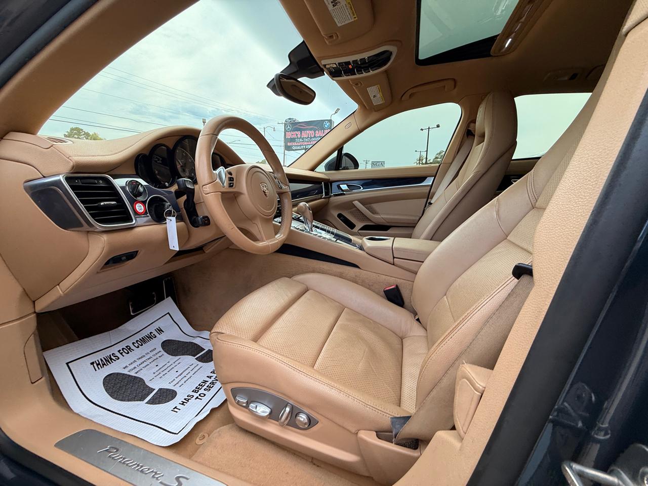 Porsche Panamera S 2011