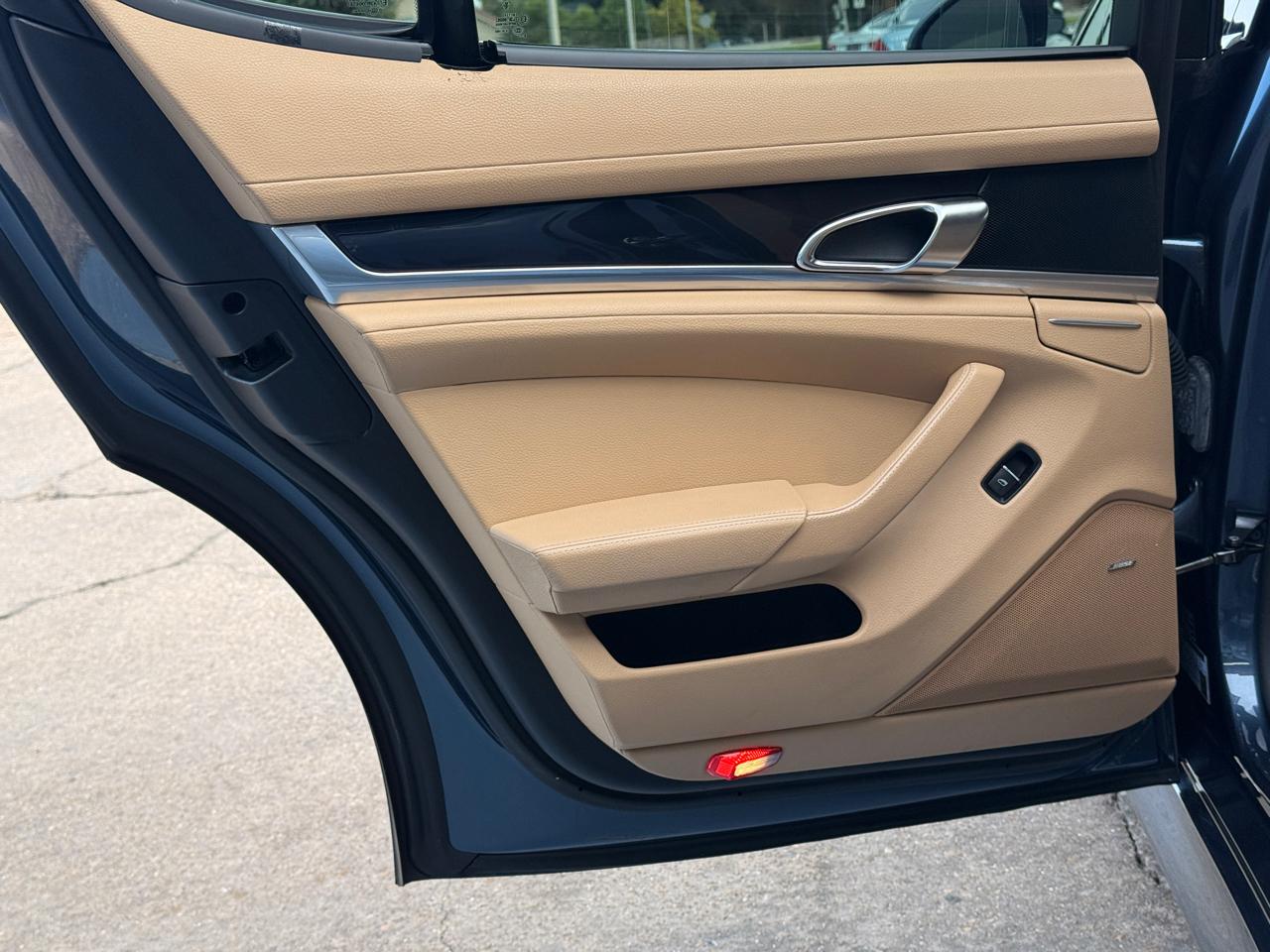 Porsche Panamera S 2011