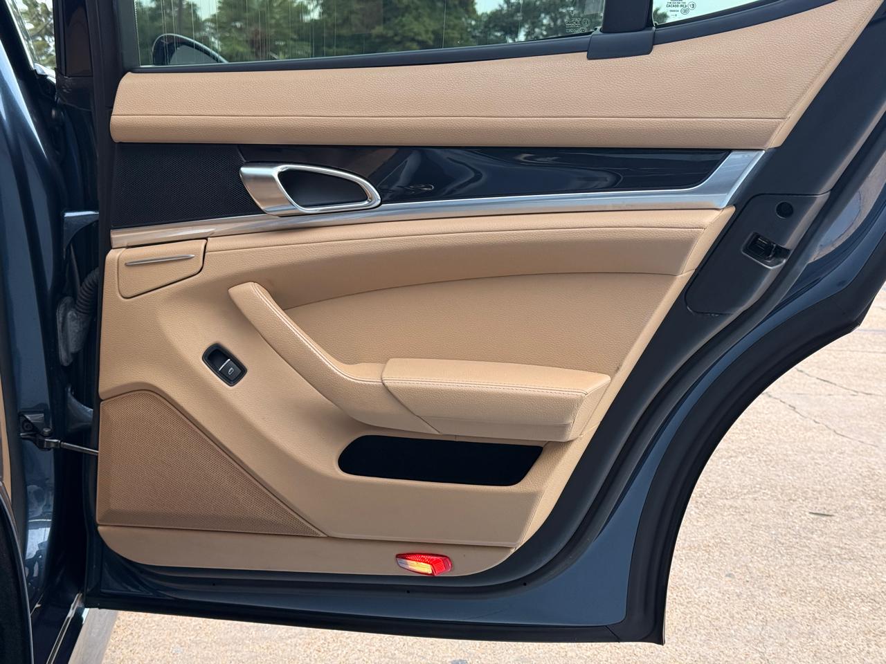 Porsche Panamera S 2011