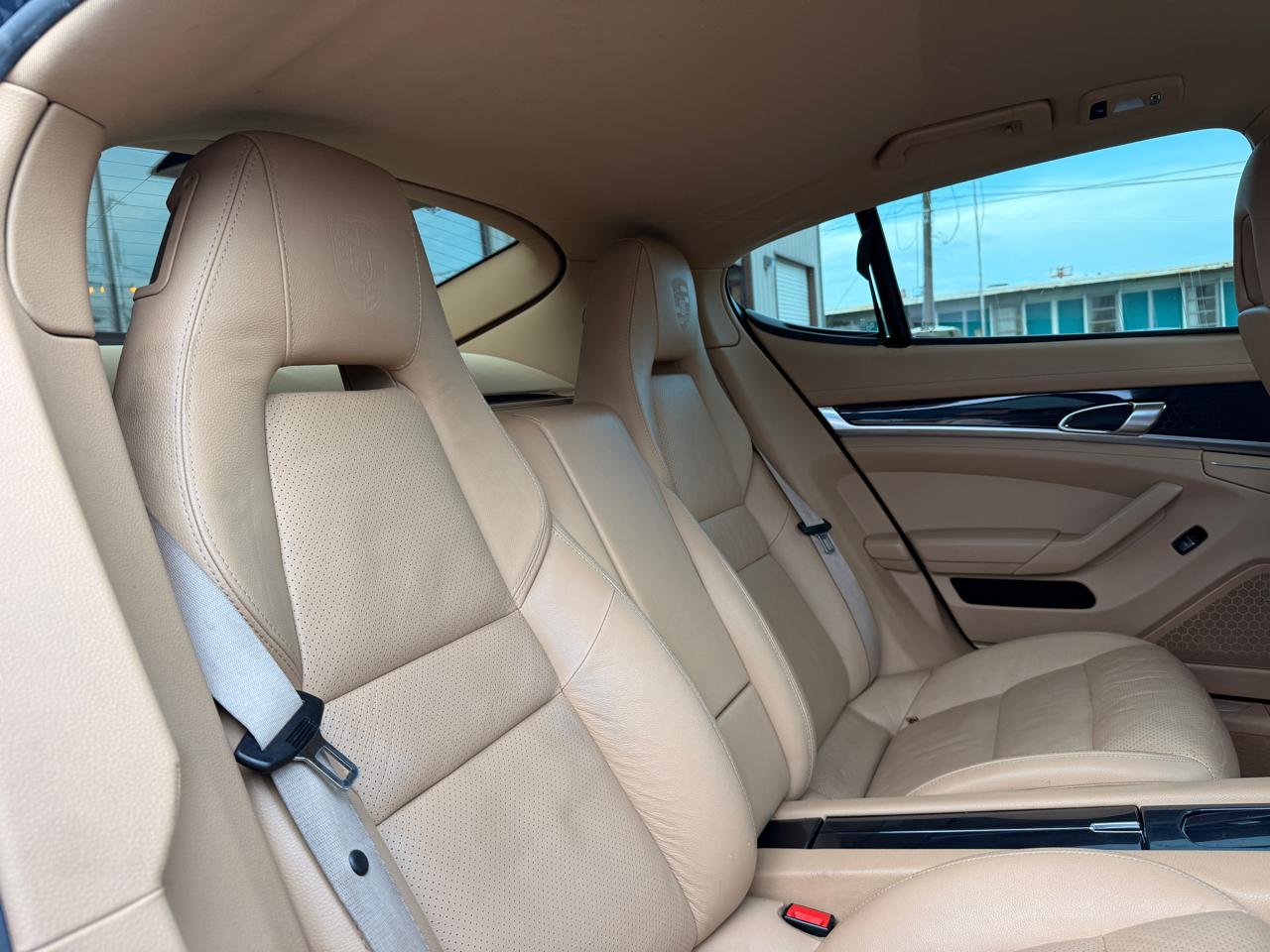 Porsche Panamera S 2011