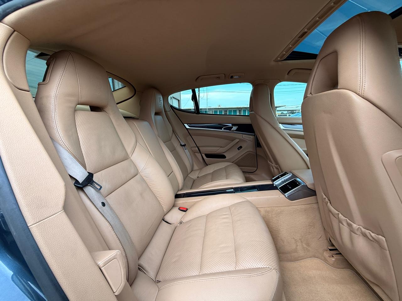 Porsche Panamera S 2011