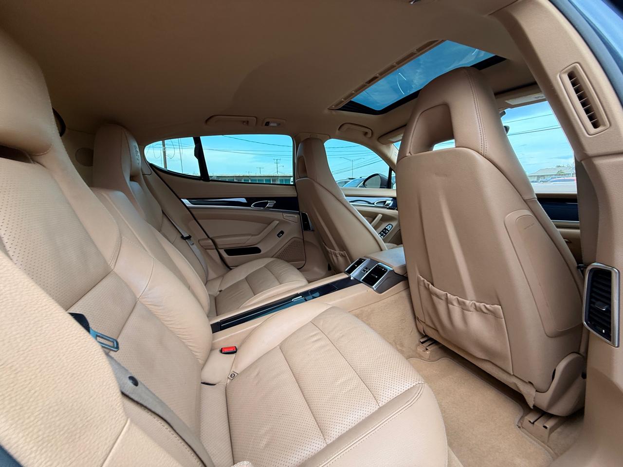 Porsche Panamera S 2011