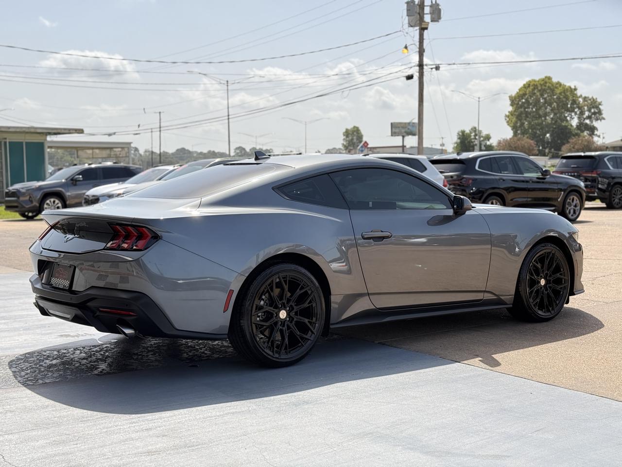 Ford Mustang EcoBoost Coupe 2025