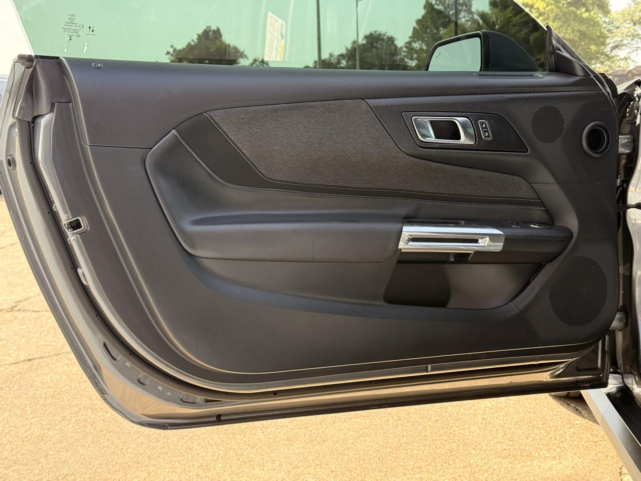 Ford Mustang EcoBoost Coupe 2025