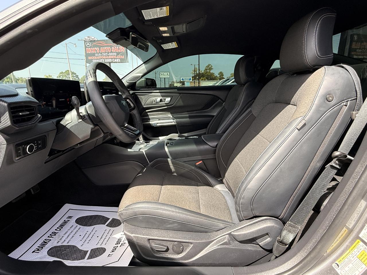 Ford Mustang EcoBoost Coupe 2025