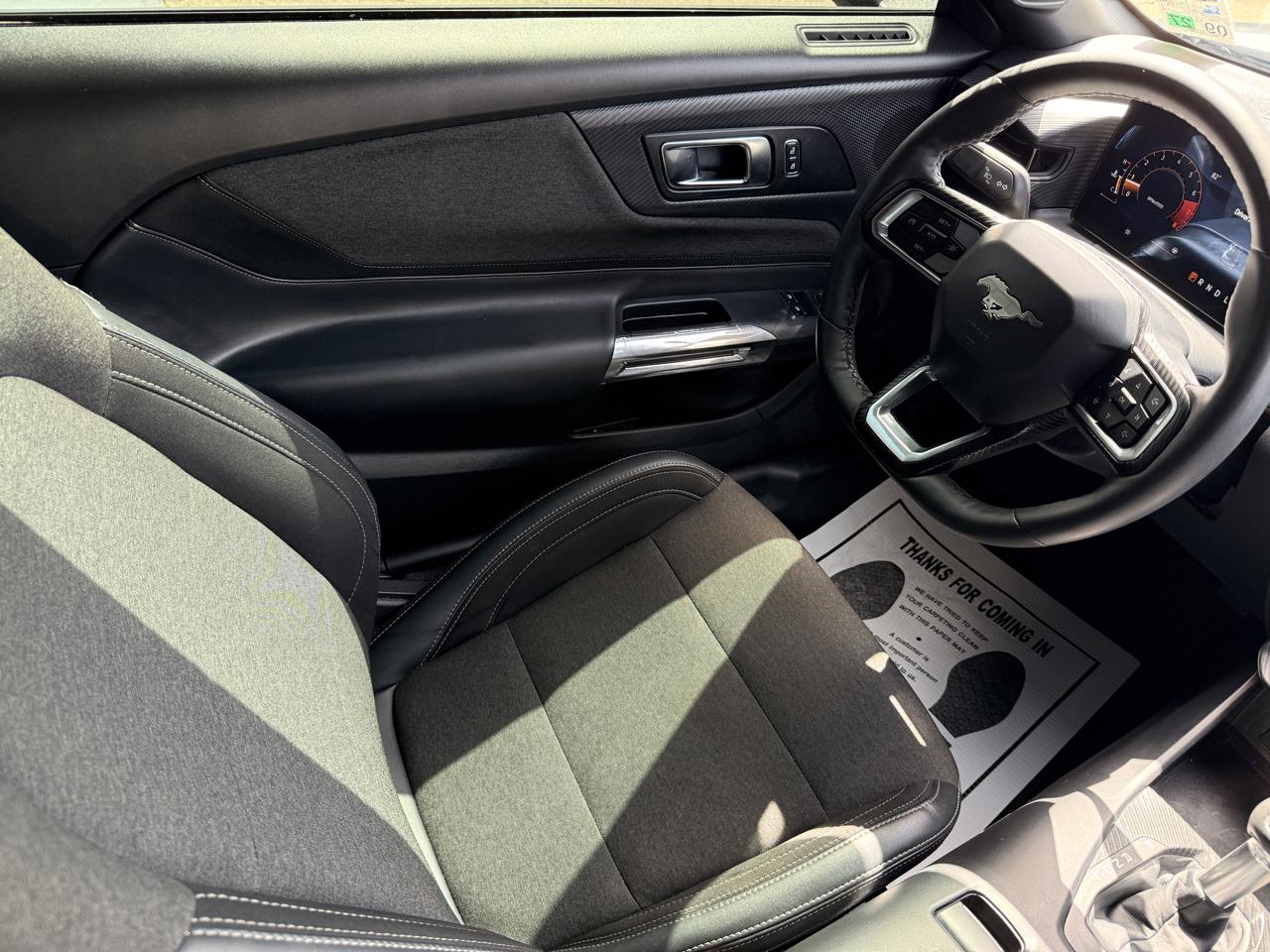 Ford Mustang EcoBoost Coupe 2025