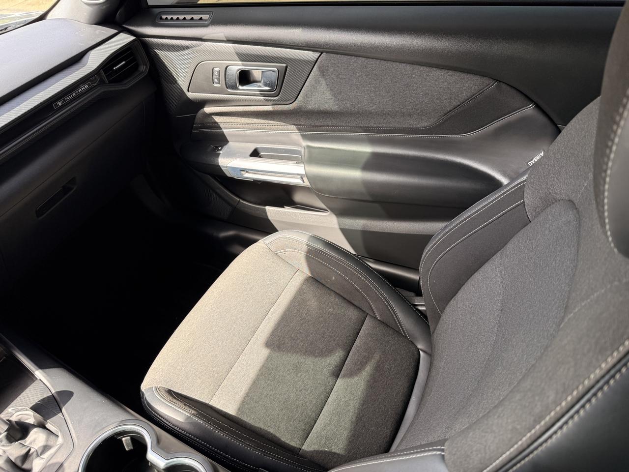 Ford Mustang EcoBoost Coupe 2025