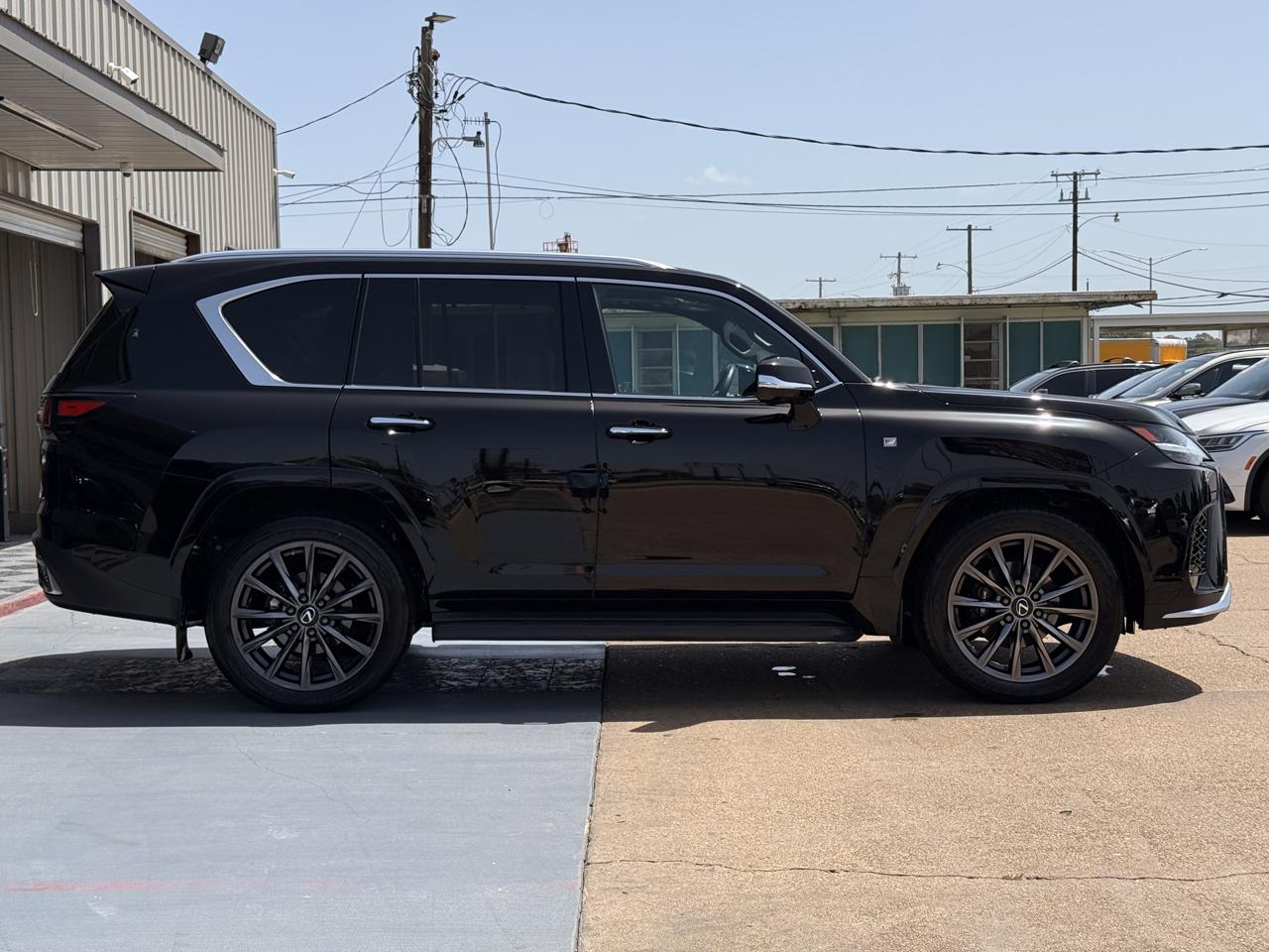 Lexus LX 600 F SPORT Handling 2023