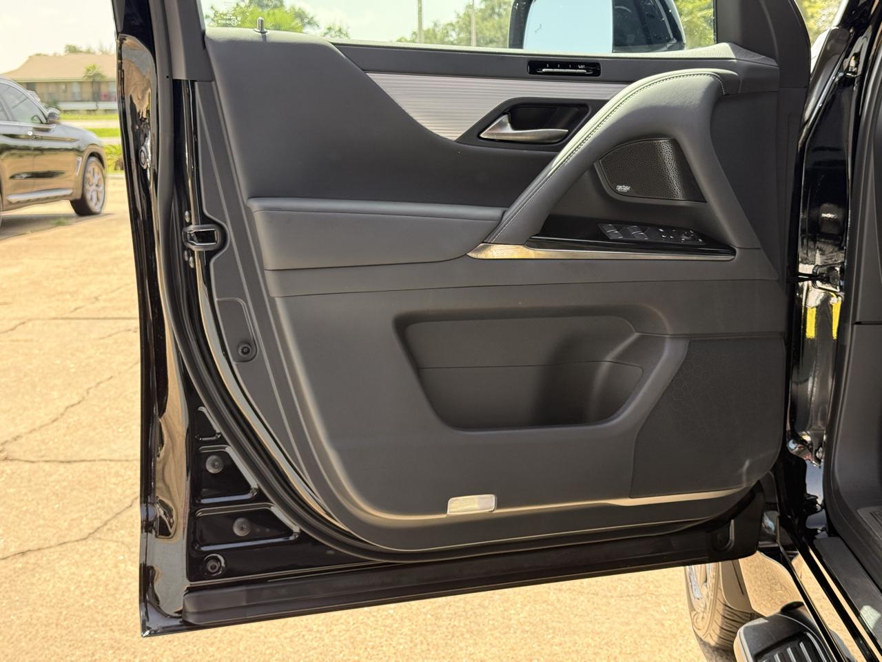Lexus LX 600 F SPORT Handling 2023