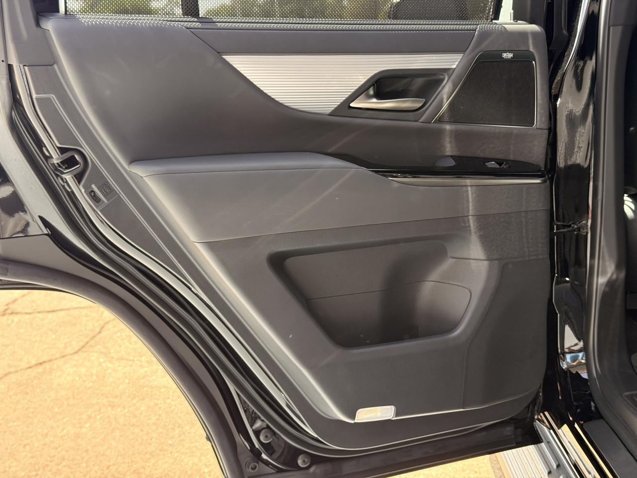 Lexus LX 600 F SPORT Handling 2023