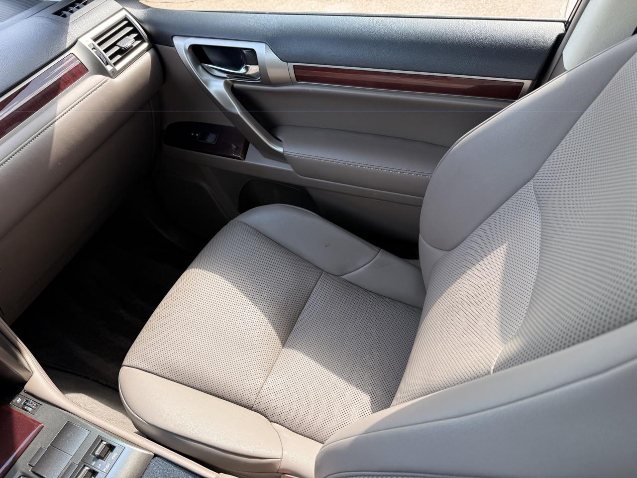 Lexus GX 460 Base 2019