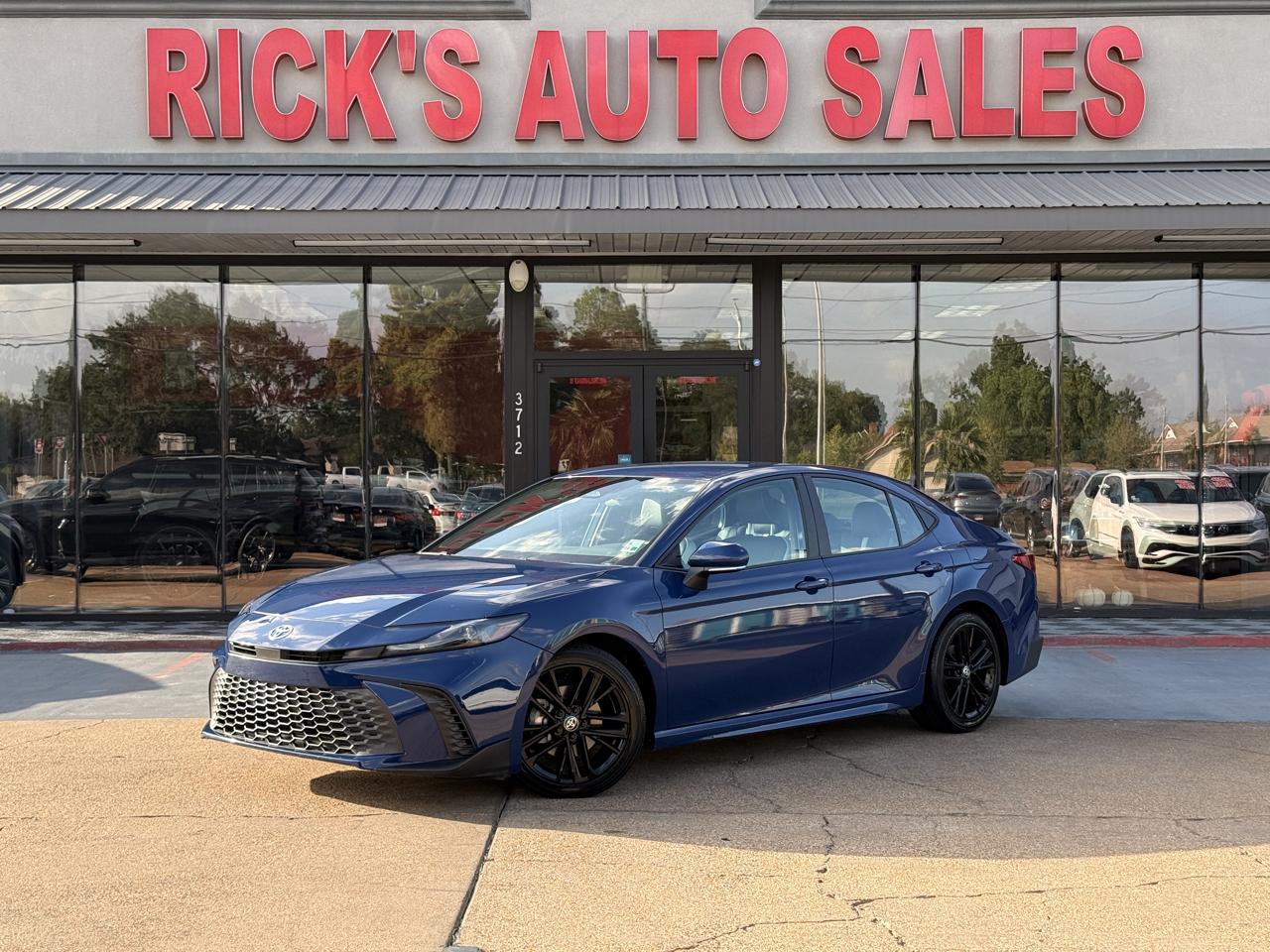 2025 Toyota Camry Hybrid SE