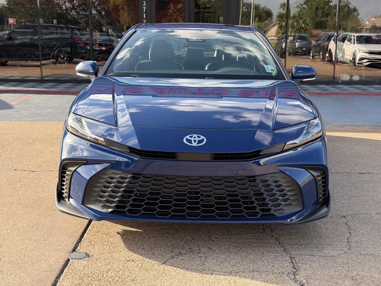 Toyota Camry Hybrid SE 2025