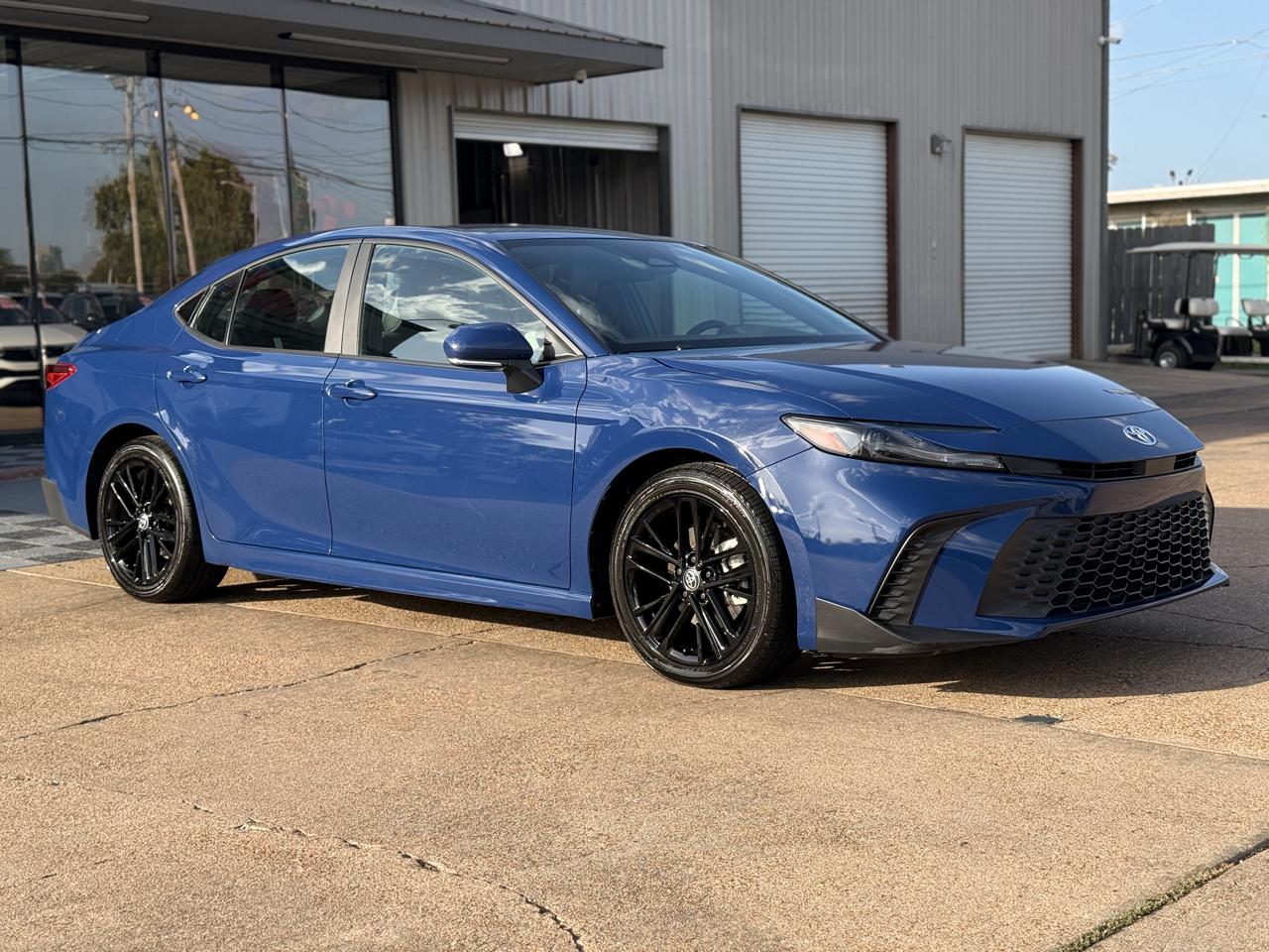 Toyota Camry Hybrid SE 2025