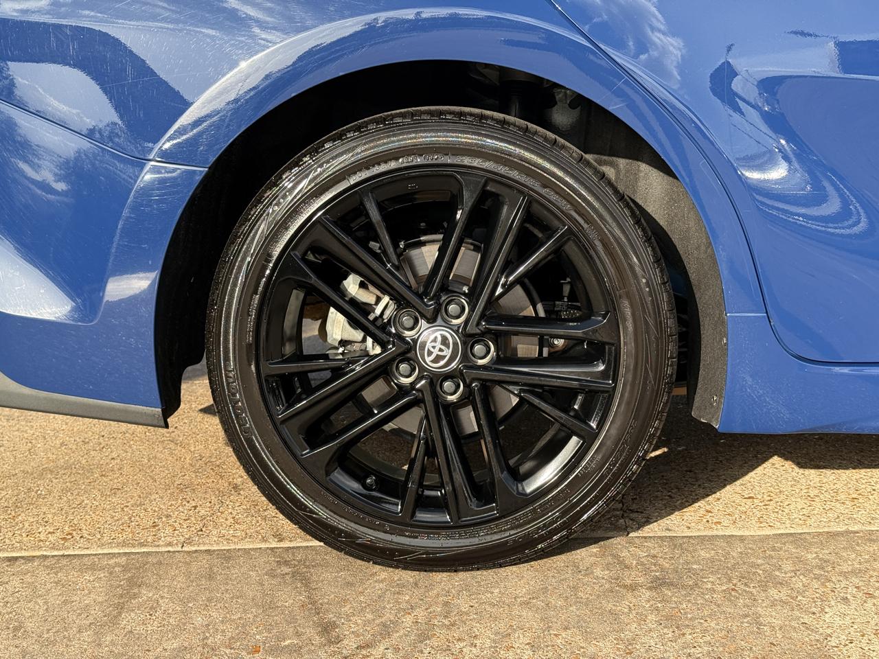 Toyota Camry Hybrid SE 2025