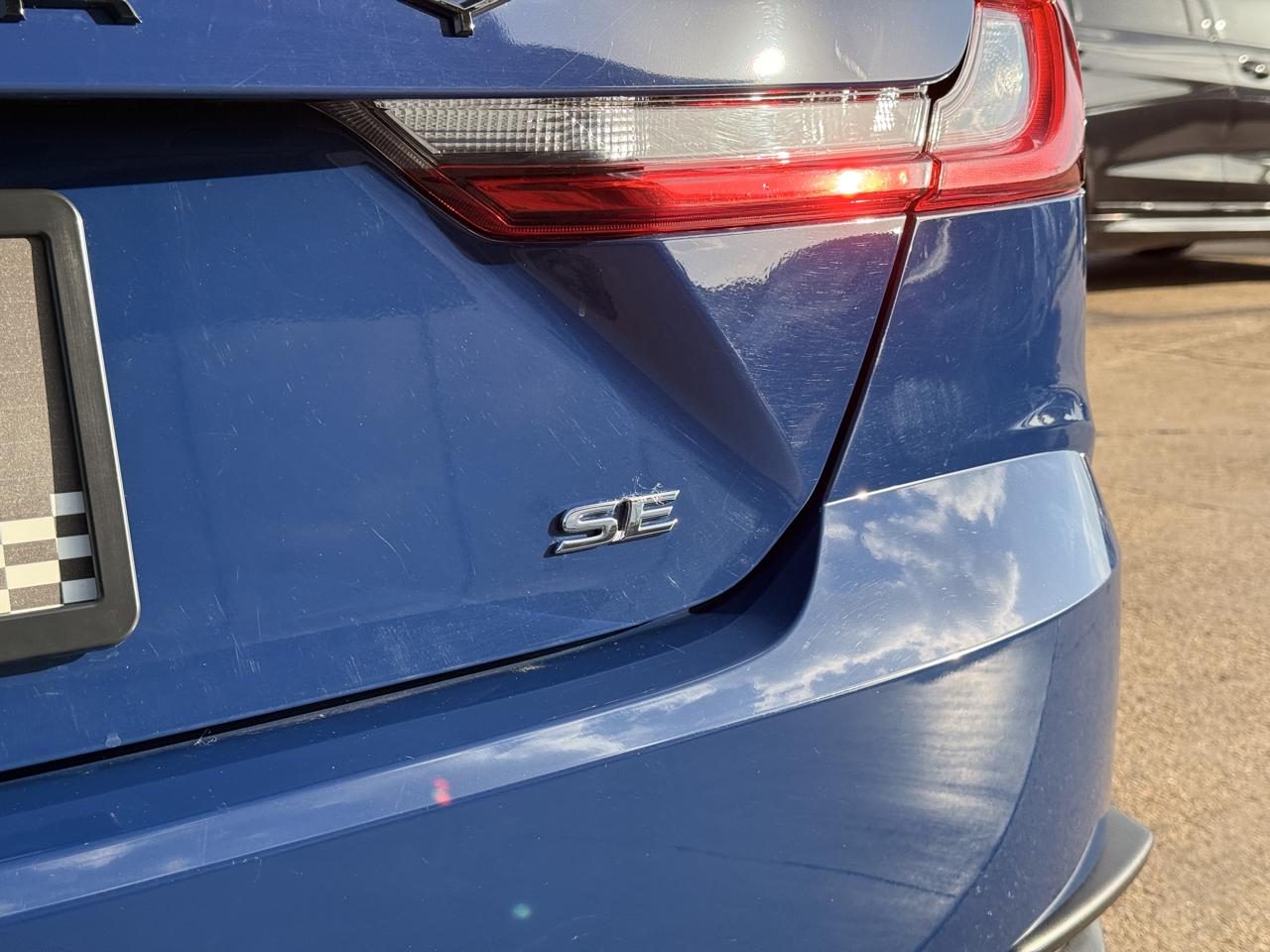Toyota Camry Hybrid SE 2025