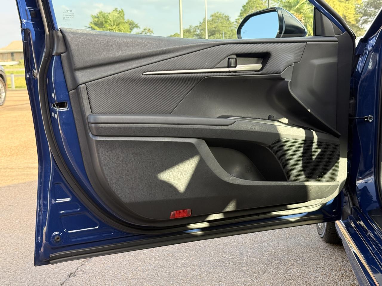 Toyota Camry Hybrid SE 2025