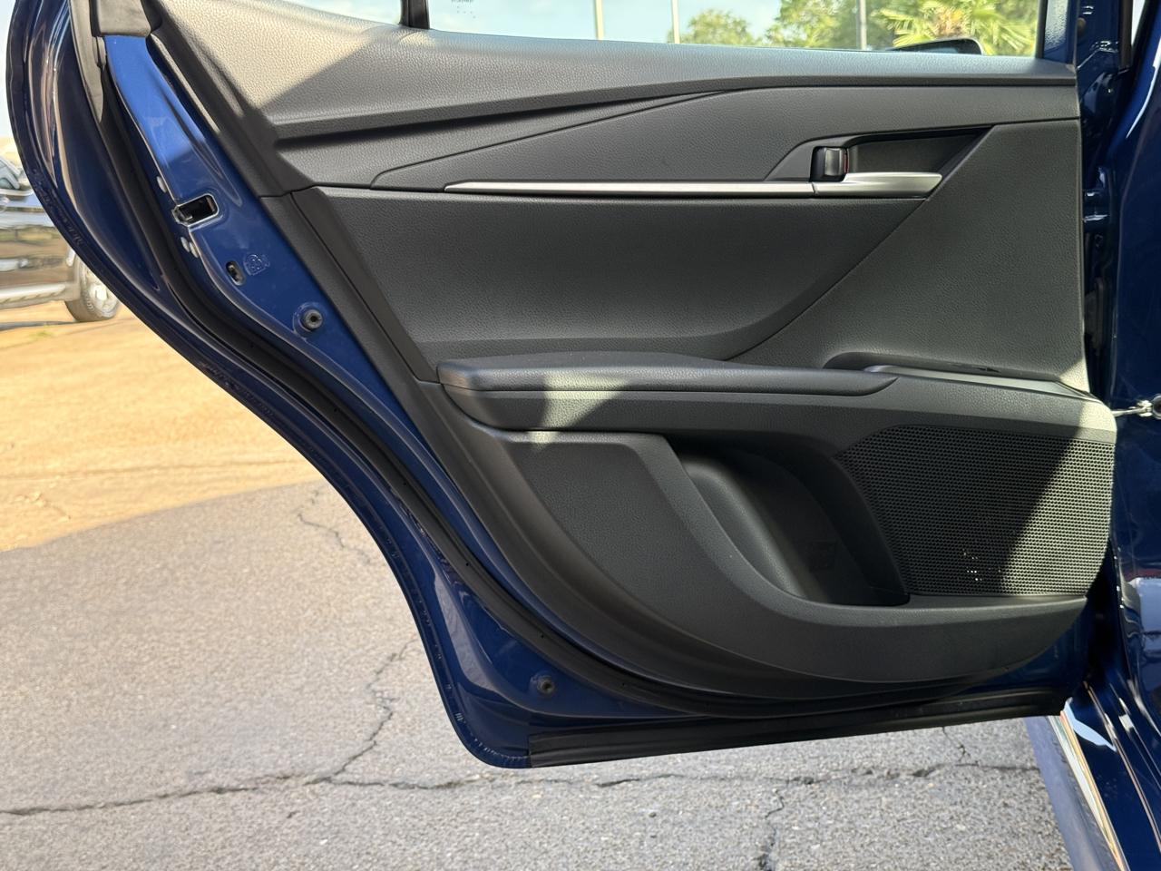 Toyota Camry Hybrid SE 2025