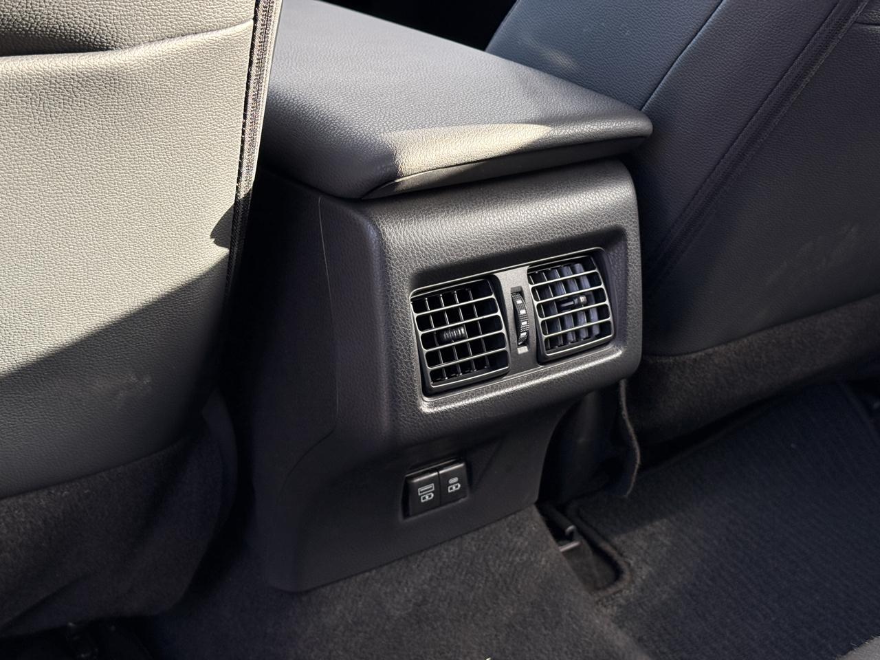 Toyota Camry Hybrid SE 2025
