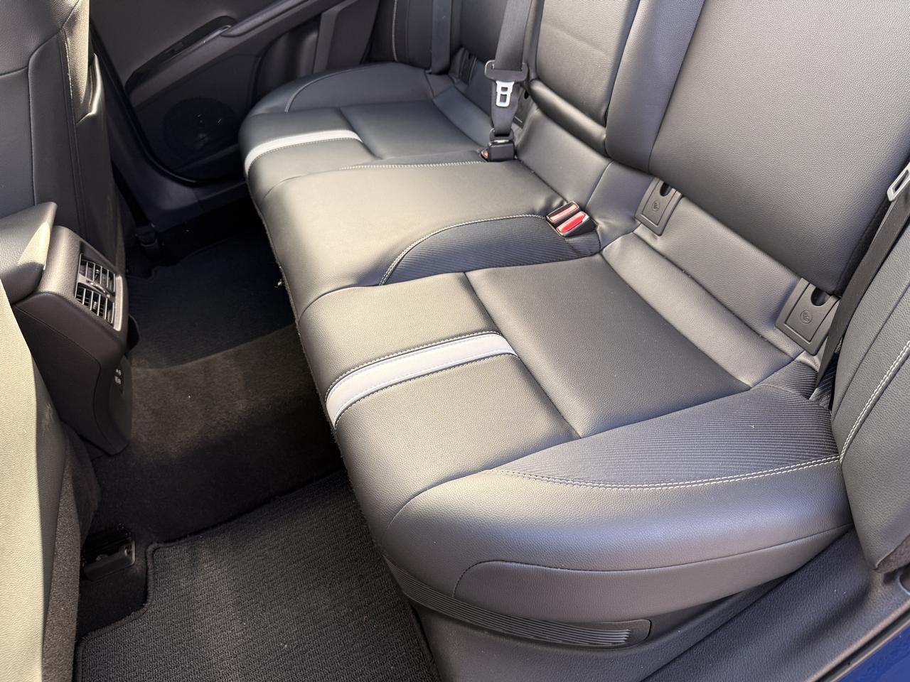 Toyota Camry Hybrid SE 2025