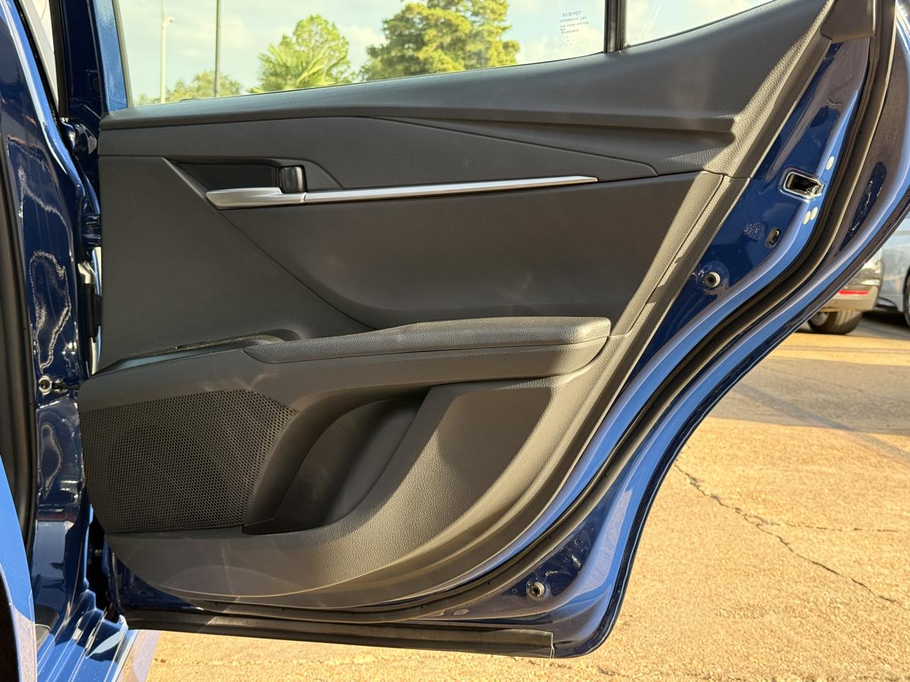 Toyota Camry Hybrid SE 2025