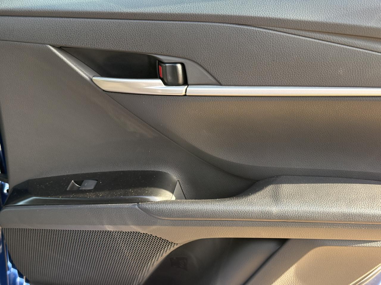 Toyota Camry Hybrid SE 2025