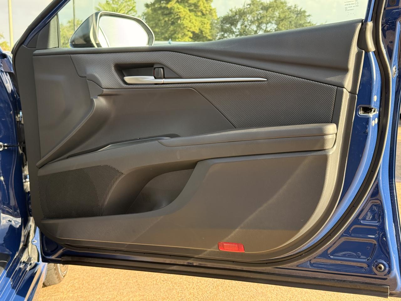 Toyota Camry Hybrid SE 2025