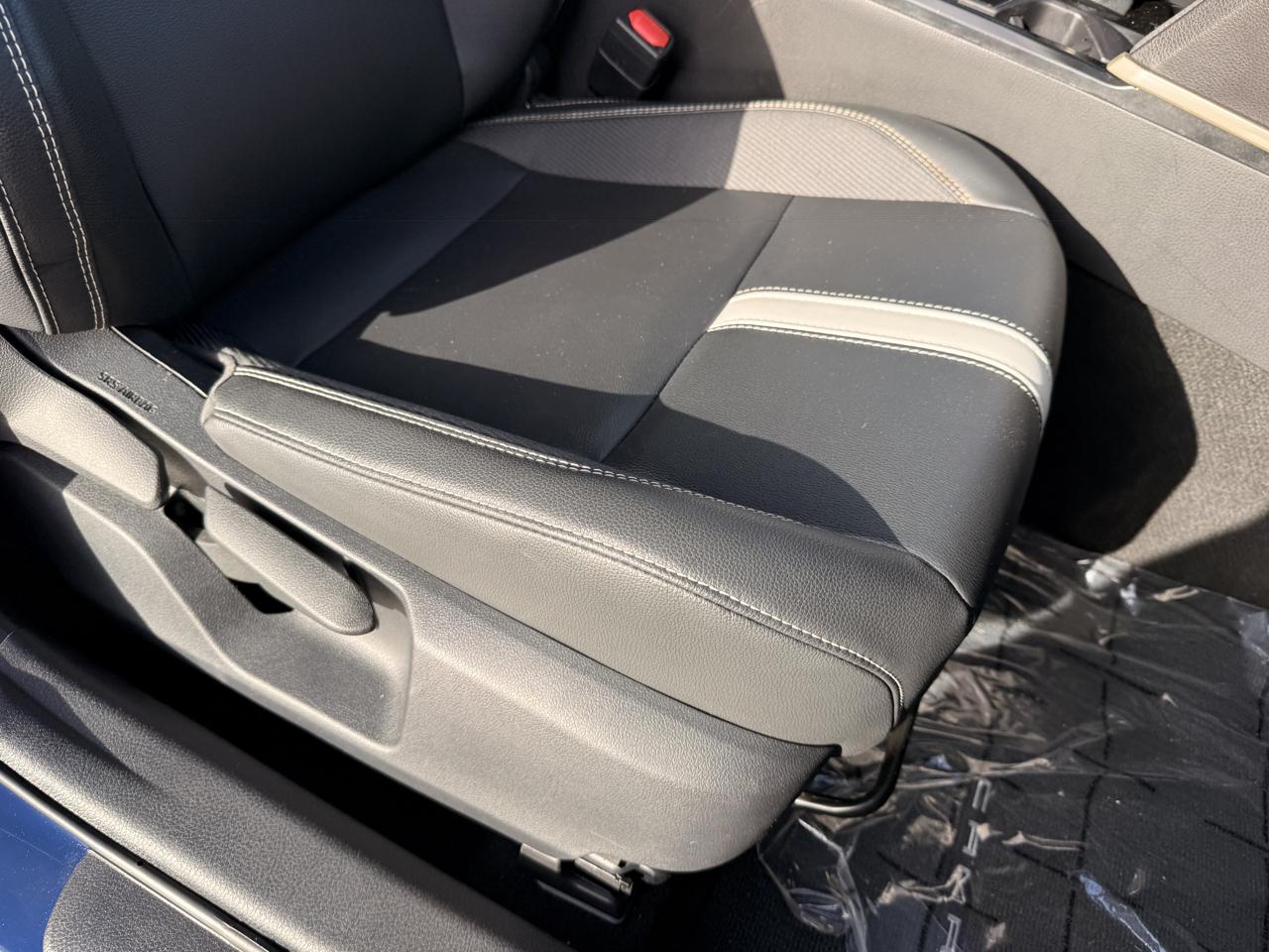 Toyota Camry Hybrid SE 2025