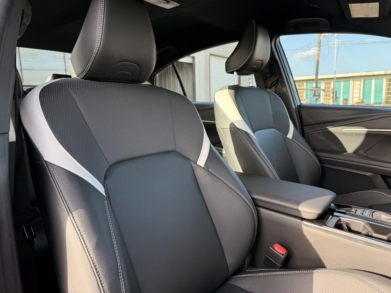 Toyota Camry Hybrid SE 2025