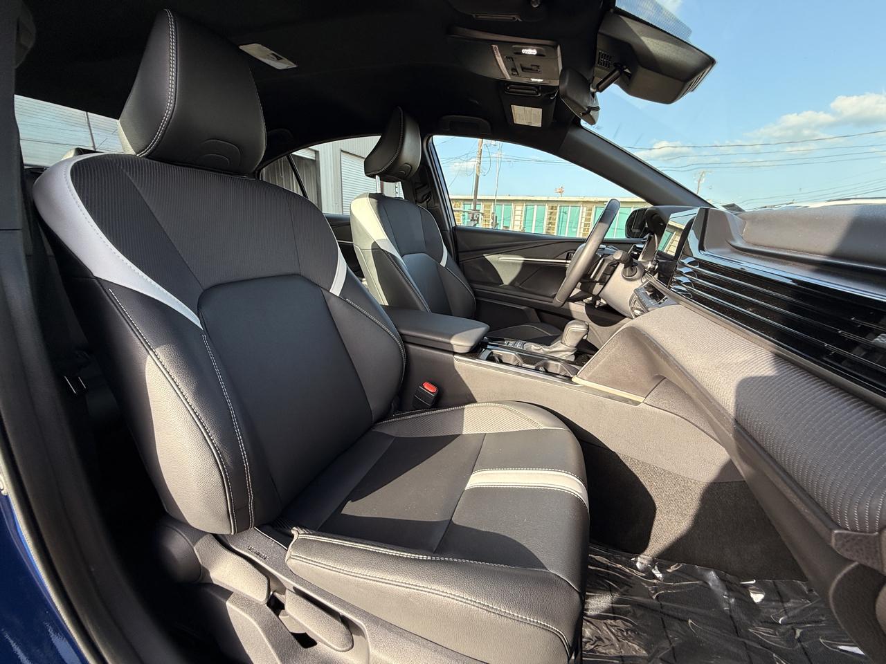 Toyota Camry Hybrid SE 2025