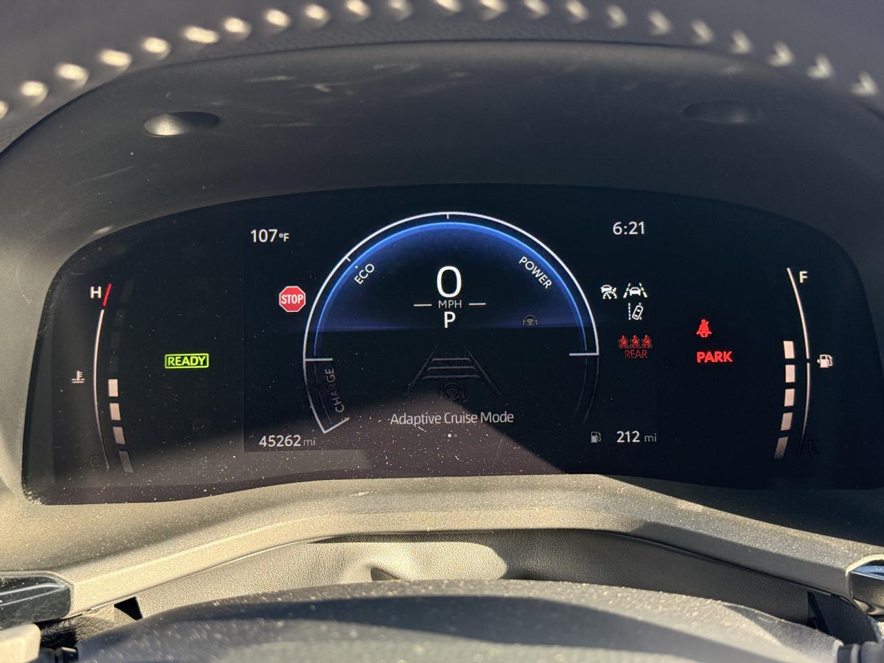 Toyota Camry Hybrid SE 2025