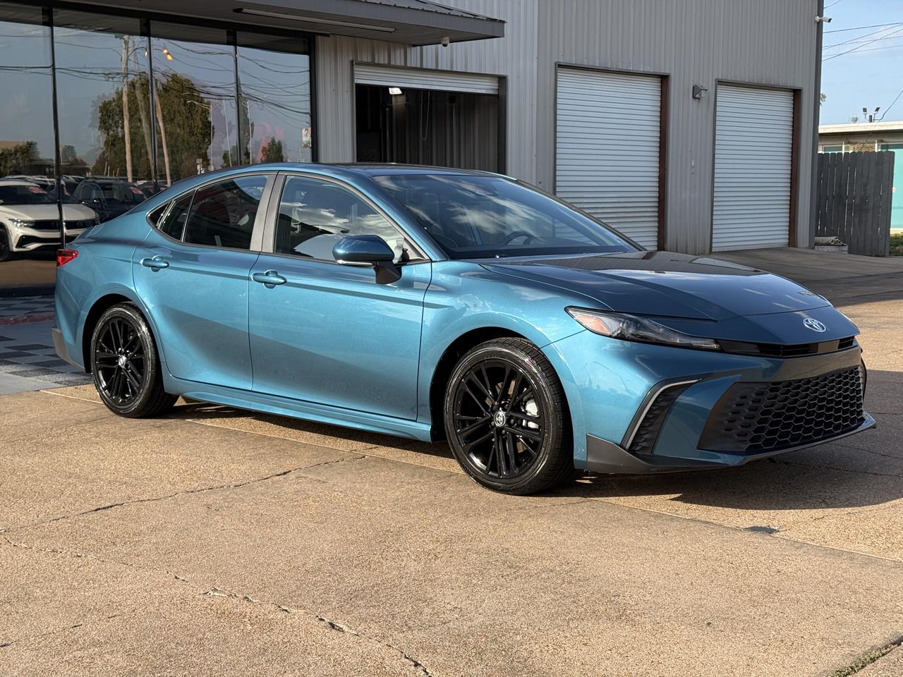 Toyota Camry Hybrid SE 2025