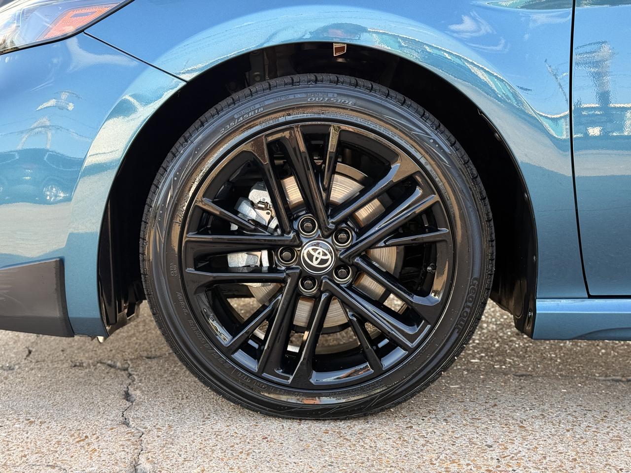 Toyota Camry Hybrid SE 2025