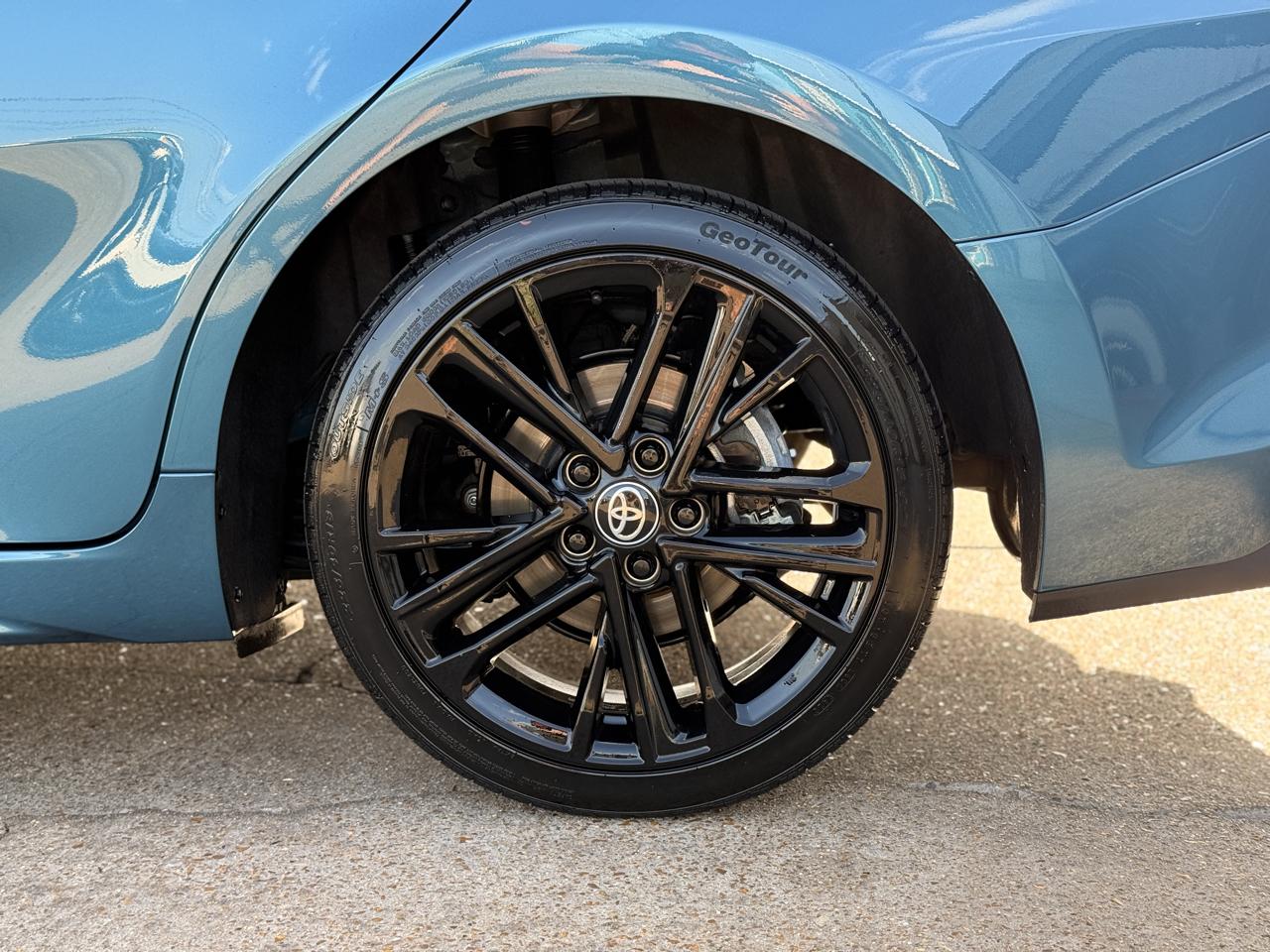 Toyota Camry Hybrid SE 2025